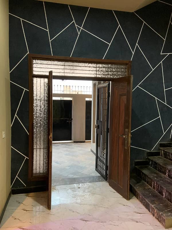 gulshan e iqbal block 7 brand new portion 3 bed dd ready to move 4