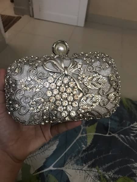 brand new silver clutch untouch 03356666143 1