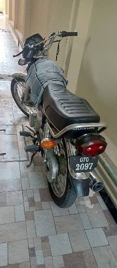 Honda 125 antique condition