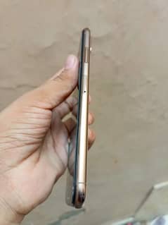 IPHONE XS MAX GOLD COLOUR