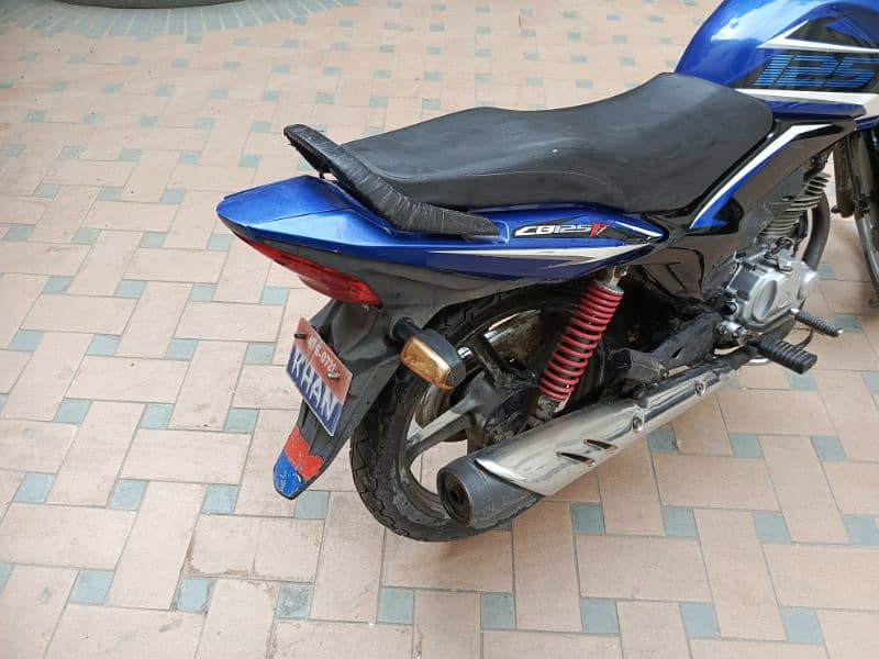 Honda CB 125 F 2022 Model Blue color 10/10 4