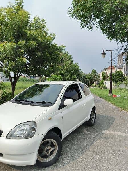 Toyota Vitz 2000 10