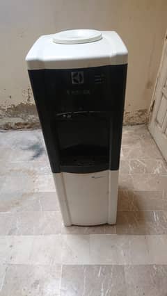 Electrolux water dispenser