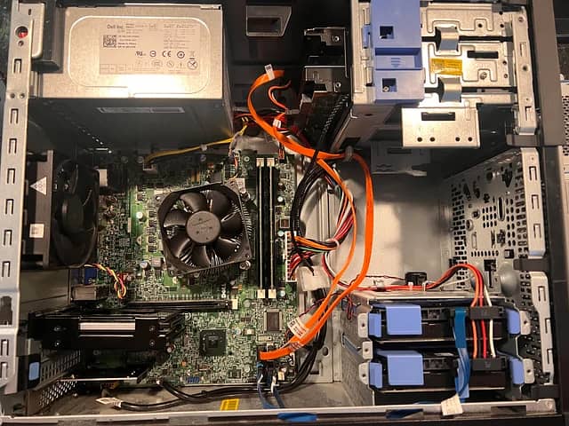 dell optiplex 3010 desktop i5 3470 with 8gb ram or GPU 1GB 128bit 2