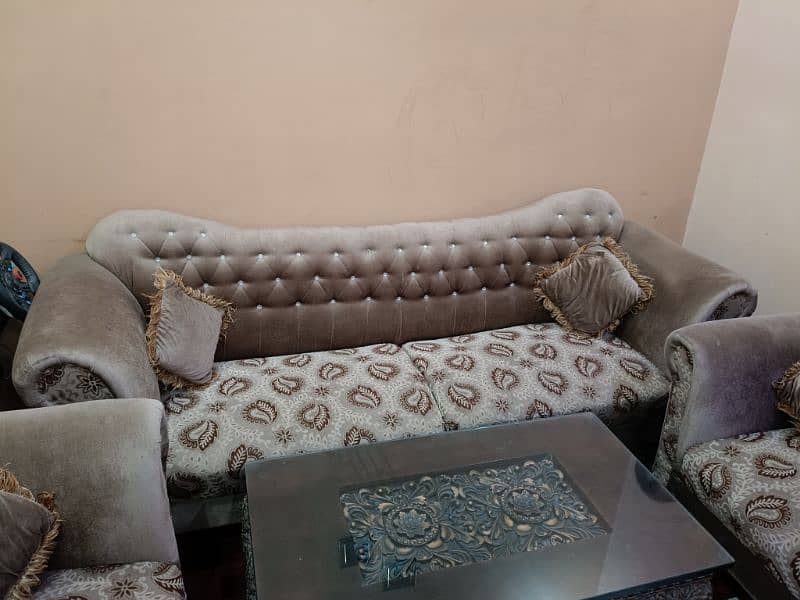 7 Seater Sofa Set (Perfect in Condition Like New) 1