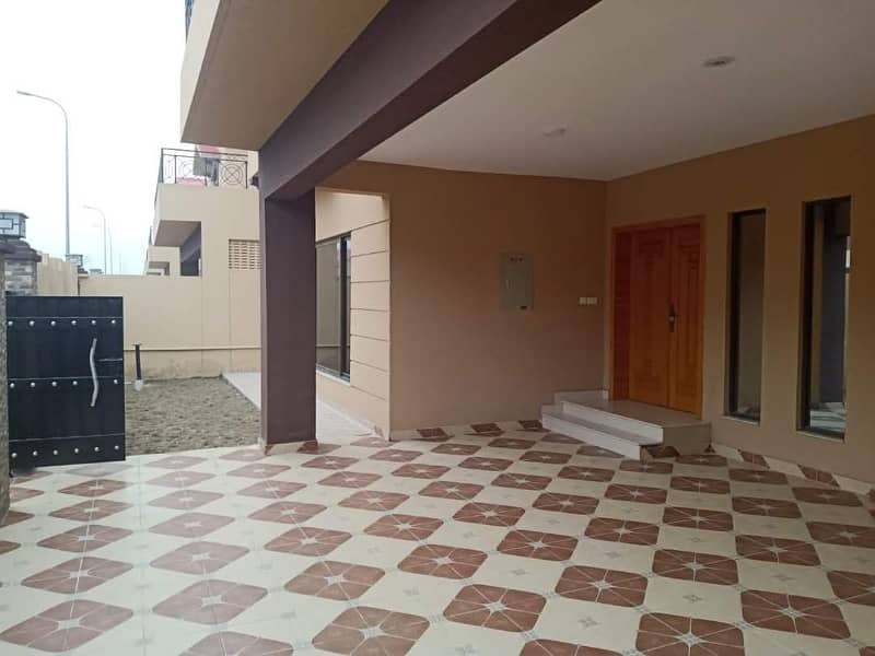 17 Marla Brig House For Sale In Askari 10 Sector F 4