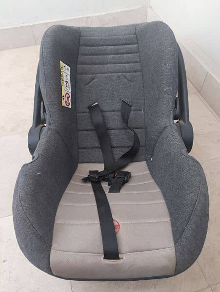 Baby Cot / Car Seat 1