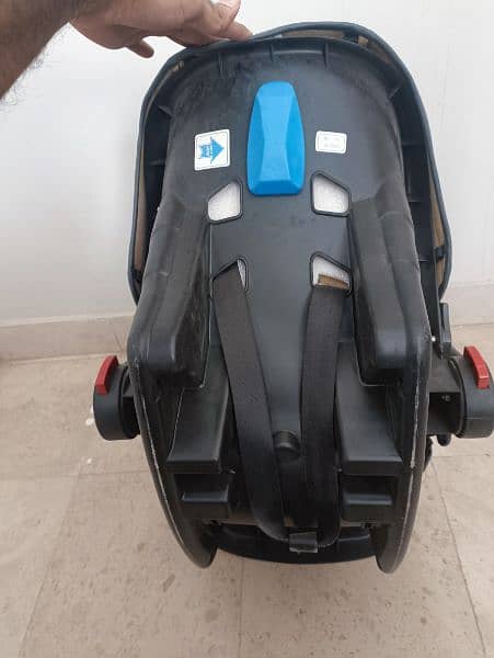 Baby Cot / Car Seat 3