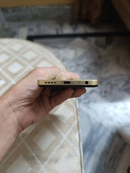 Vivo y 35 8+8/128 (urgent sale ) 5