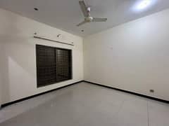 10 Marla Used Upper Portion With Gas Available For Rent In Sukh Chayn Garden Near Bahria Town Lahore 0