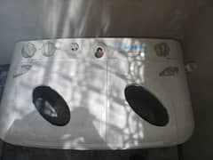 International Esquire washer and dryer