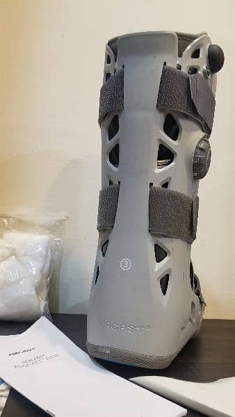 Aircast airselect walking Fracture boot walker 3