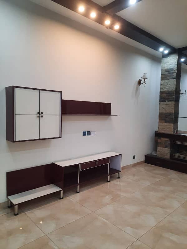 10 Marla Slightly Used House In Imperial Garden Block For Sale In Paragon City Hot Location 10