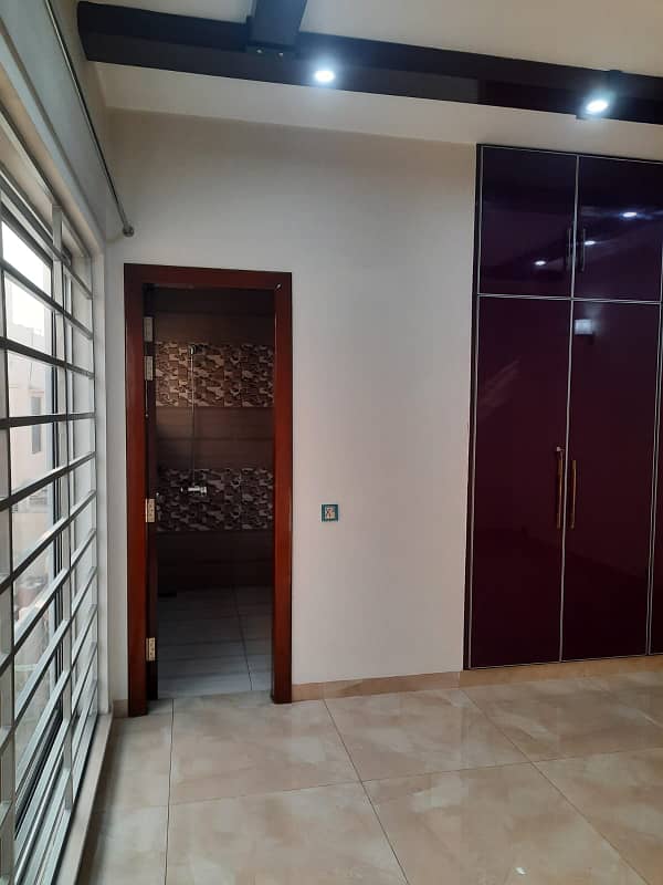 10 Marla Slightly Used House In Imperial Garden Block For Sale In Paragon City Hot Location 14