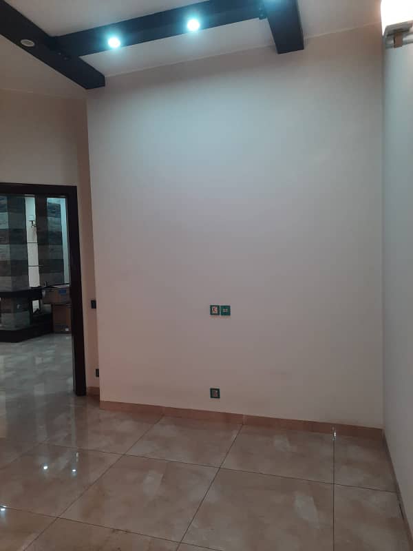 10 Marla Slightly Used House In Imperial Garden Block For Sale In Paragon City Hot Location 20