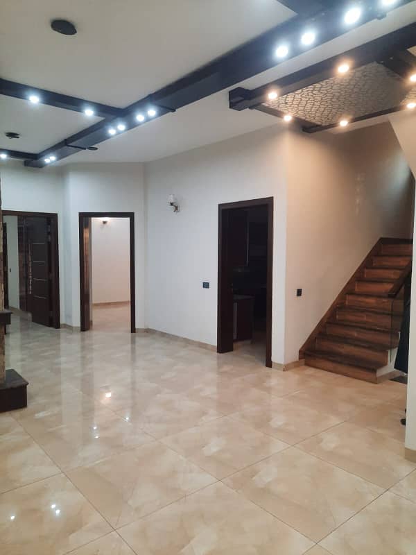 10 Marla Slightly Used House In Imperial Garden Block For Sale In Paragon City Hot Location 23