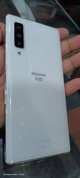 Fujitsu Arrows F52a Docomo 8/128 1