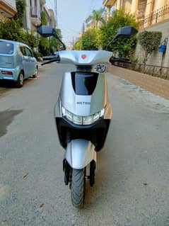 Metro T9 electric scooty