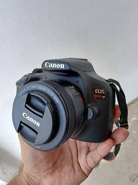 Canon EOS Rebel T7 6