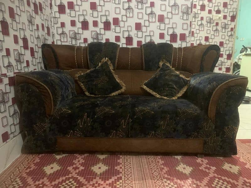 sofa good condition 2