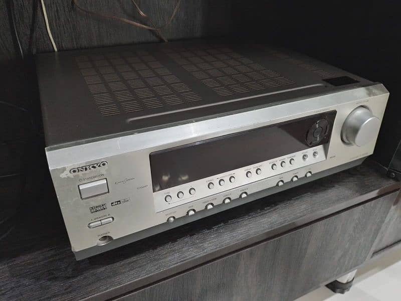 Onkyo 5.1 av receiver 8