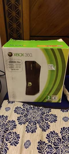 Xbox 360 with box new condition