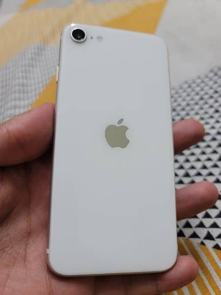 Iphone SE 2020 128GB fual sim with box & PTA 6