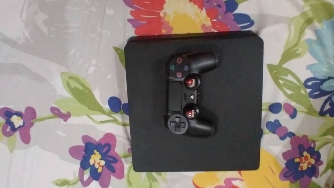 PS4 Slim with 1 controller 0