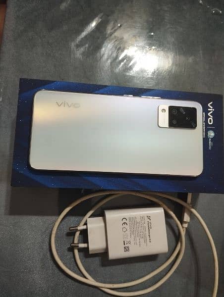 Vivo v21 8/128 3