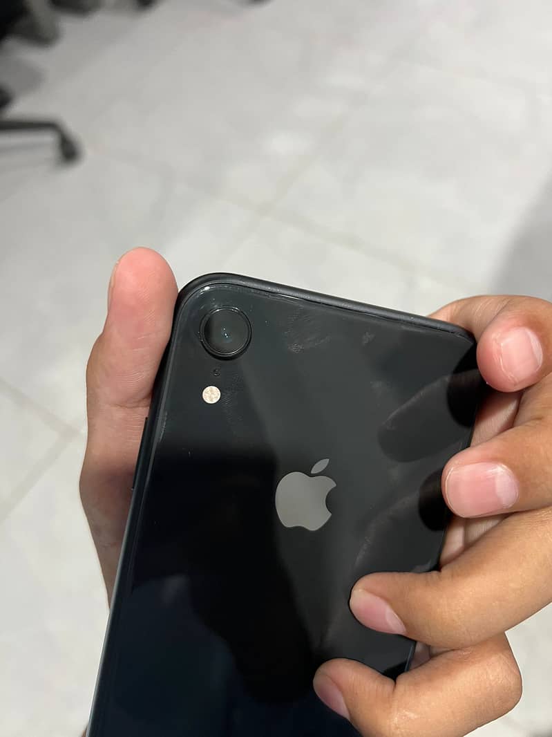 Apple iPhone XR 128GB Black (JV) 7