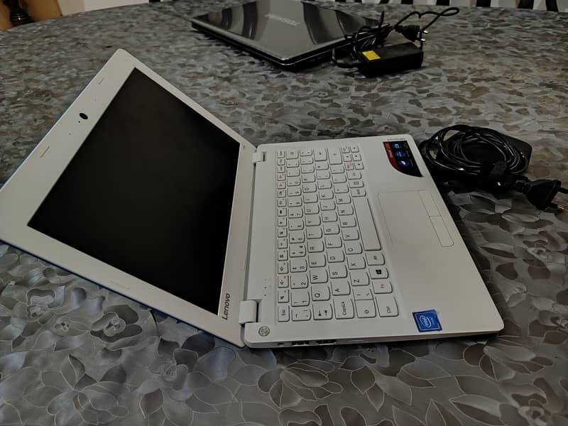 Lenovo ideapad  9.5/10 4