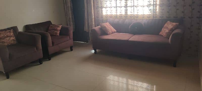 Sofa set with cusions 4