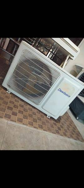 Window AC Conditioner cools 2