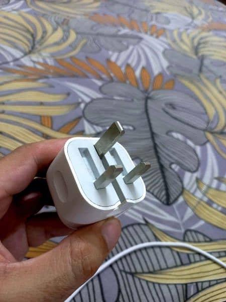 Adaptor Charger iPhone 14ProMax 0