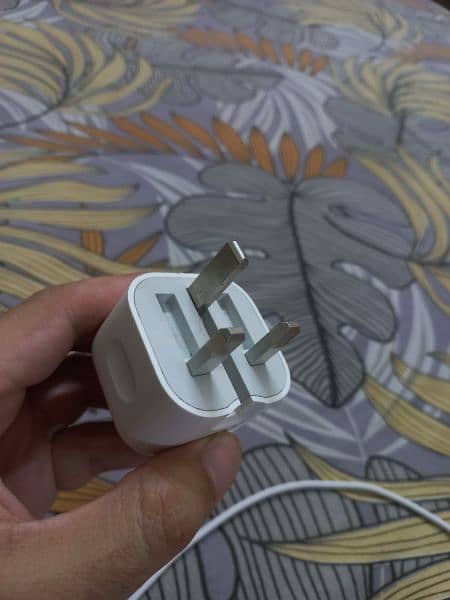 Adaptor Charger iPhone 14ProMax 2