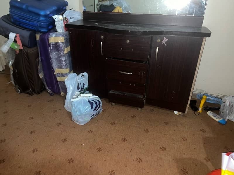 urgent sale dinning table plus dressing table 0