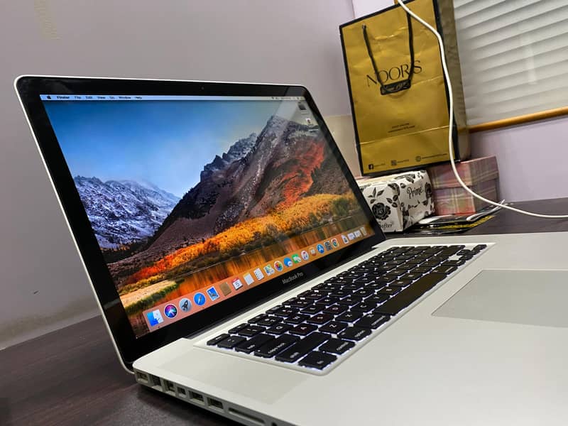 Macbook Pro 2010 Sierra 15.4" i5 2