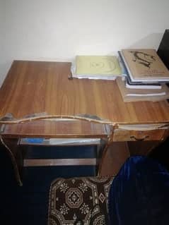 Computer table