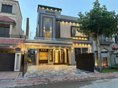 5 MARLA ULTRA MODERATE FULLY DESIGNER HOUSE AVAILABLE FOR RENT 0