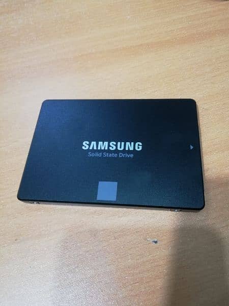 Samsung 860 EVO 250GB 2.5" SATA SSD 2