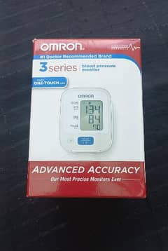 OMRON SERIES 3 BLOOD PRESSURE MONITOR