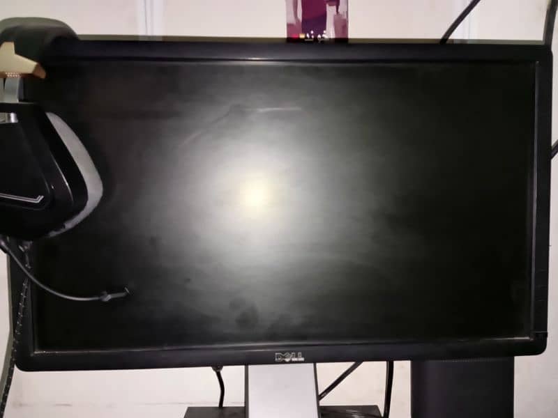 COMPUTER FOR SELL GAMING WITH LED KEYBOARD AND MOUSE ALSO 4