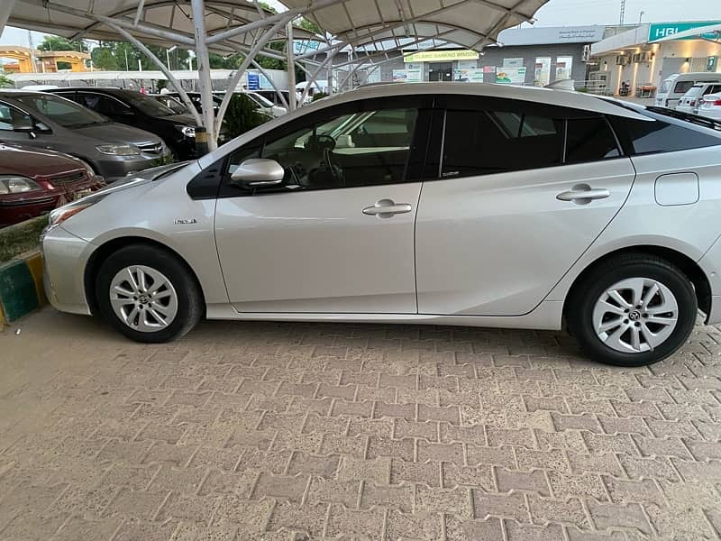 Toyota Prius 2018 18