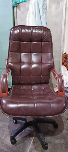 office Chair (executive type) leather full fresh