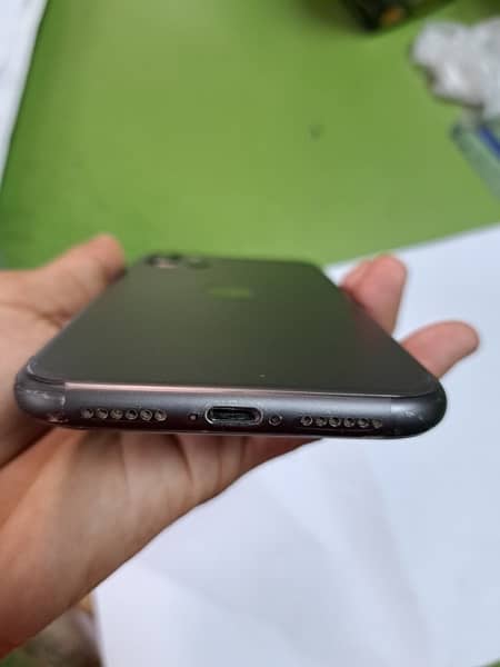 Iphone 11 64Gb Non PTA approved 5