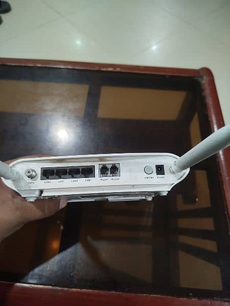 FiberHome GPON Router without adapter 2