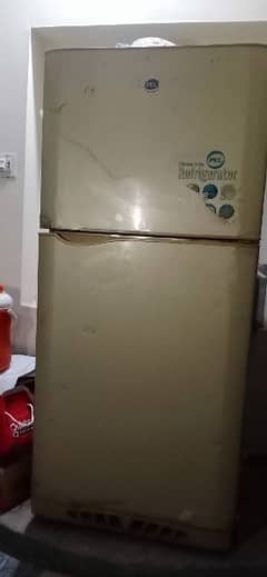 Pel Refrigerator full size condition 10/7 0