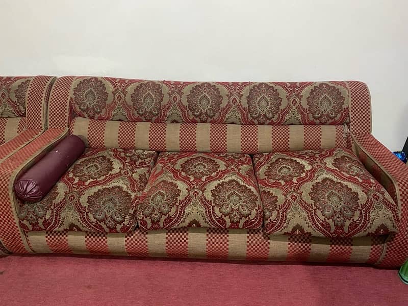 7 seater sofa, Maroon color 0