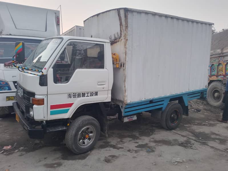 Mitsubishi 1987 model\TRUCK FOR MEDICINE\LUSH CONDITION\03004304458 1