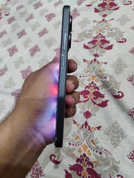 realme note 13 4